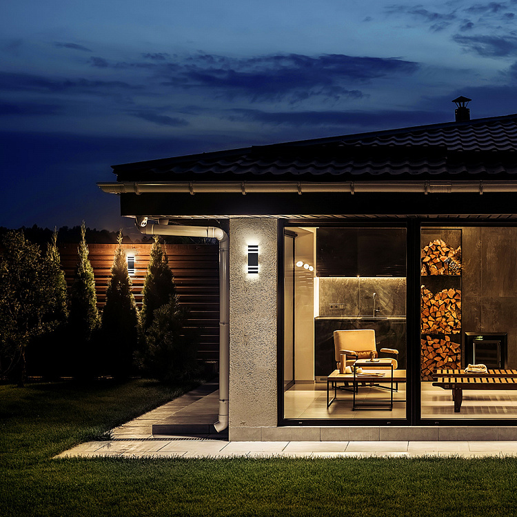 Външна стенна лампа Maytoni Unter den Linden O578WL-02B