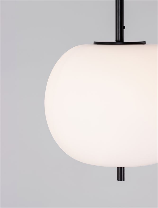 Пендел LATO – черен/бял