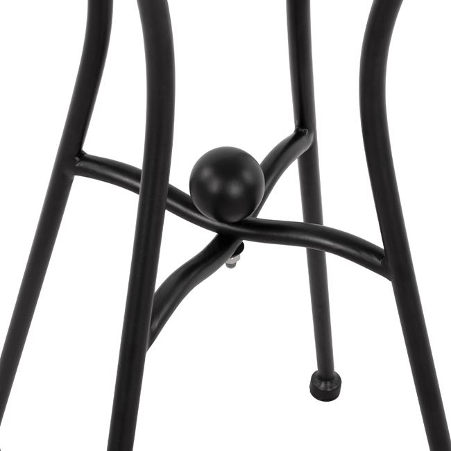 Основа – черен цвят