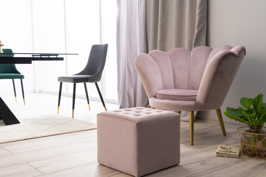 Табуретка – античен розов