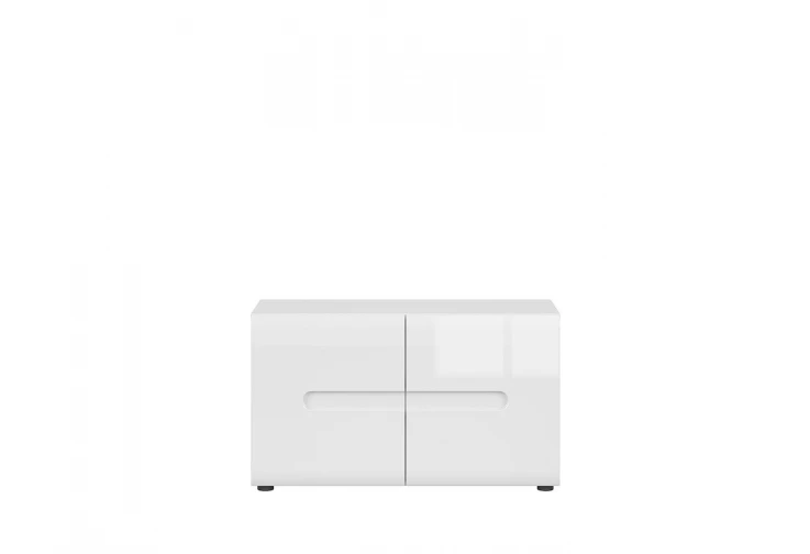 Шкаф за обувки AZTECA TRIO е елегантна бяла мебел за антре. Разполага с две вратички с рафтове. Шкафът за обувки е част от серията мебели Azteca на полската марка BRW и може да се комбинира с огледало