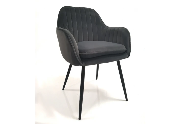 Трапезен стол К313 разполага с подлъкатници и има двойна функционалност - трапезен стол и кресло. Изработен е с висококачествени материали - дамаска за седалката и облегалката и боядисан метал за краката.