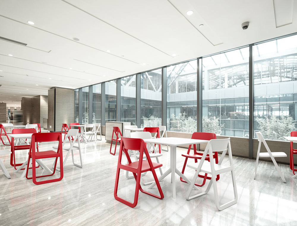 Градинска маса квадратна 80/80/74см. – полипропилен