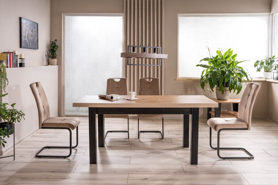 Стол – бежов