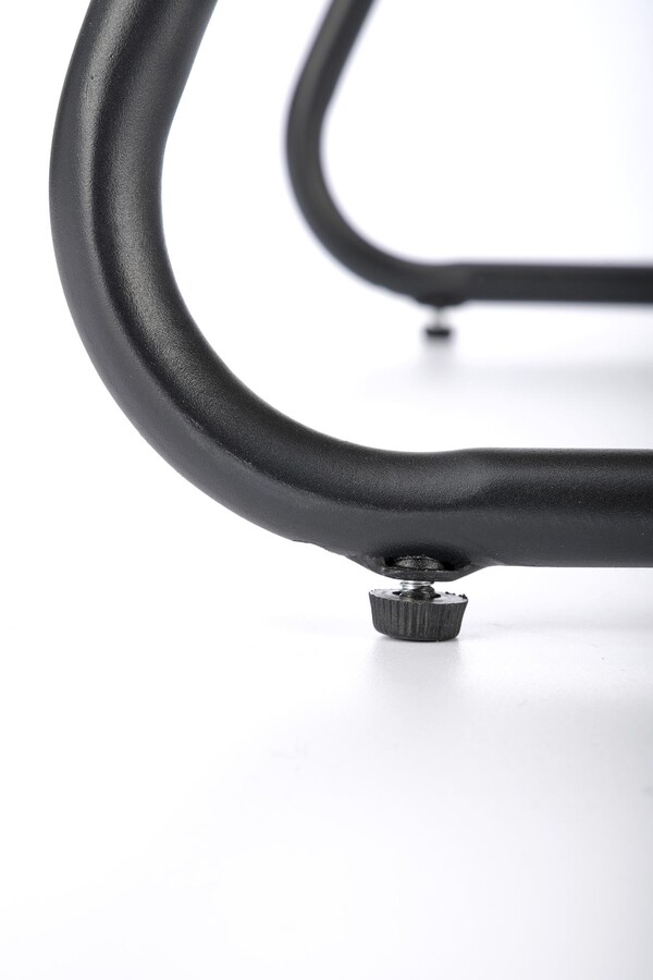 Стол – черен/естествен