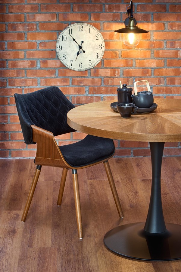 Стол – орех / черен