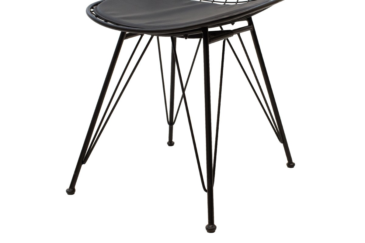 Стол черен цвят