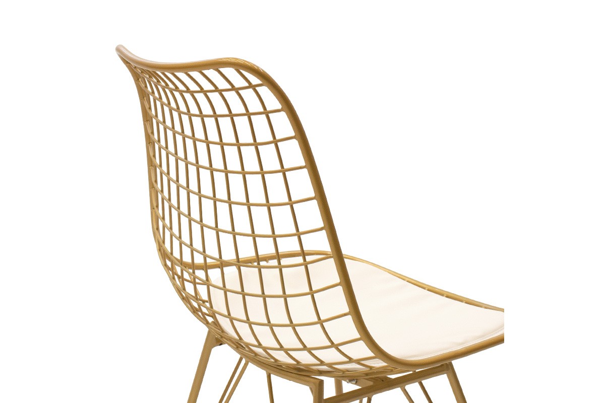 Стол златист цвят