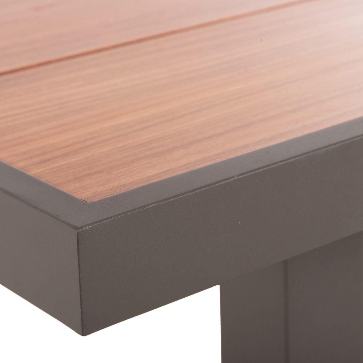 Маса 240х105 – цвят шампанско-бежов