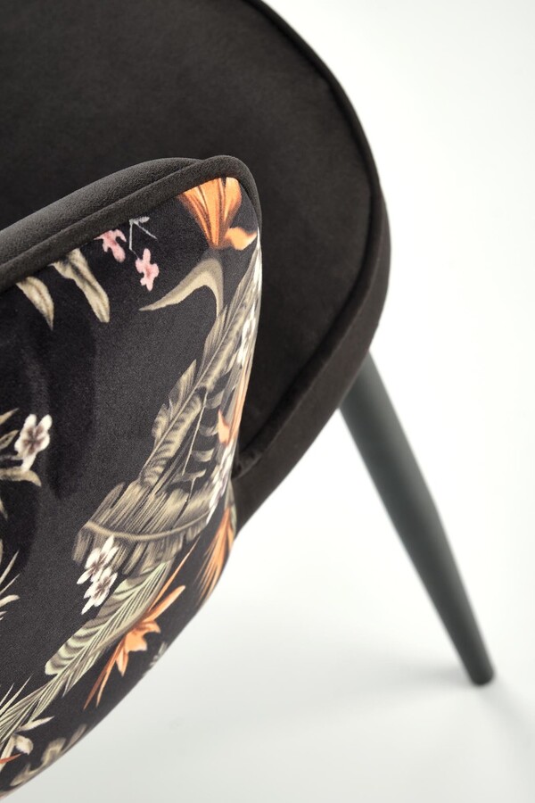 Велурен стол – черен/многоцветен