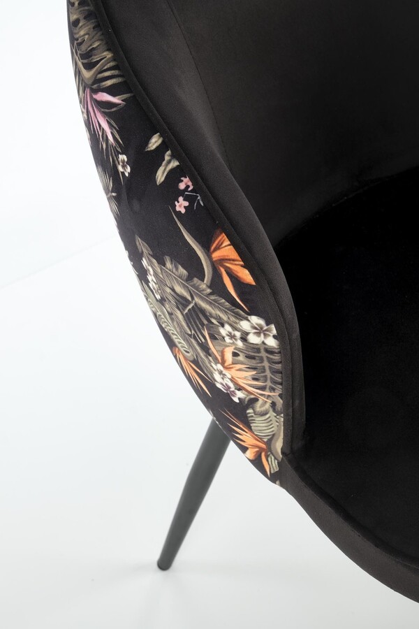 Велурен стол – черен/многоцветен