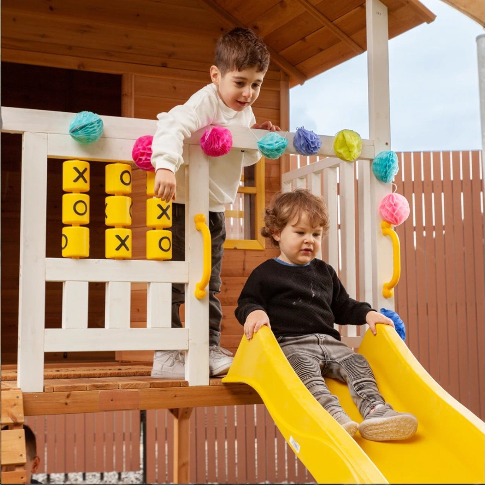 Голяма Детска Къща GINGER HOME с Пясъчник и Пързалка