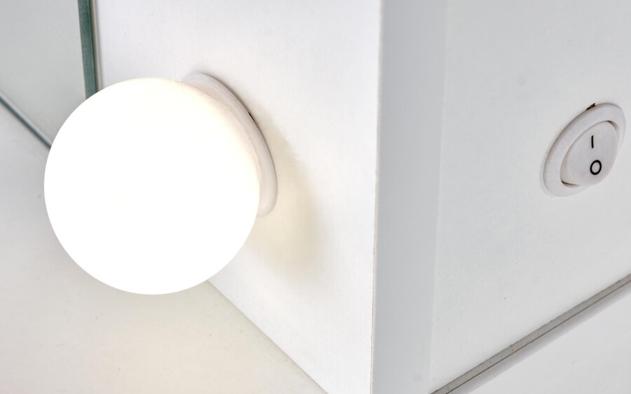 Тоалетка – бяла