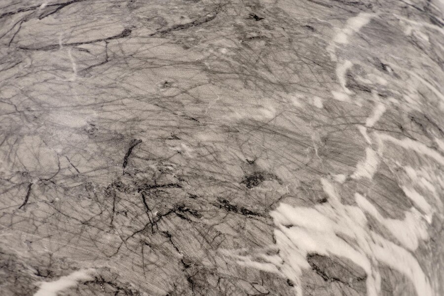 Кръгла масичка за кафе – сив мрамор/прозрачна