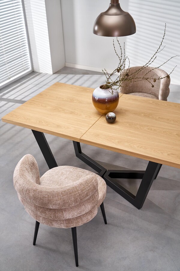 Стол – бежов