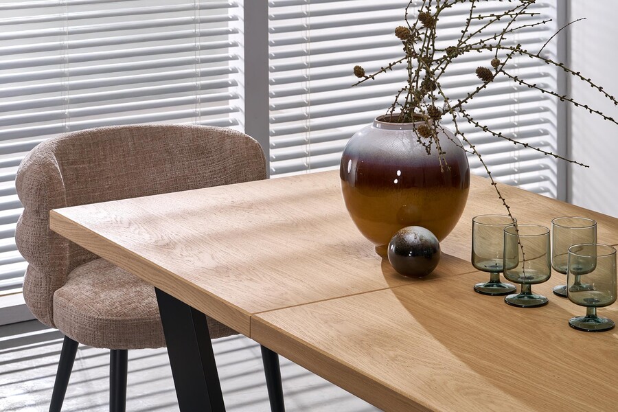 Стол – бежов