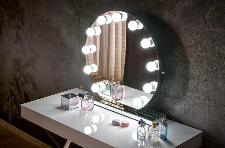 Огледало с LED осветление – сребристо