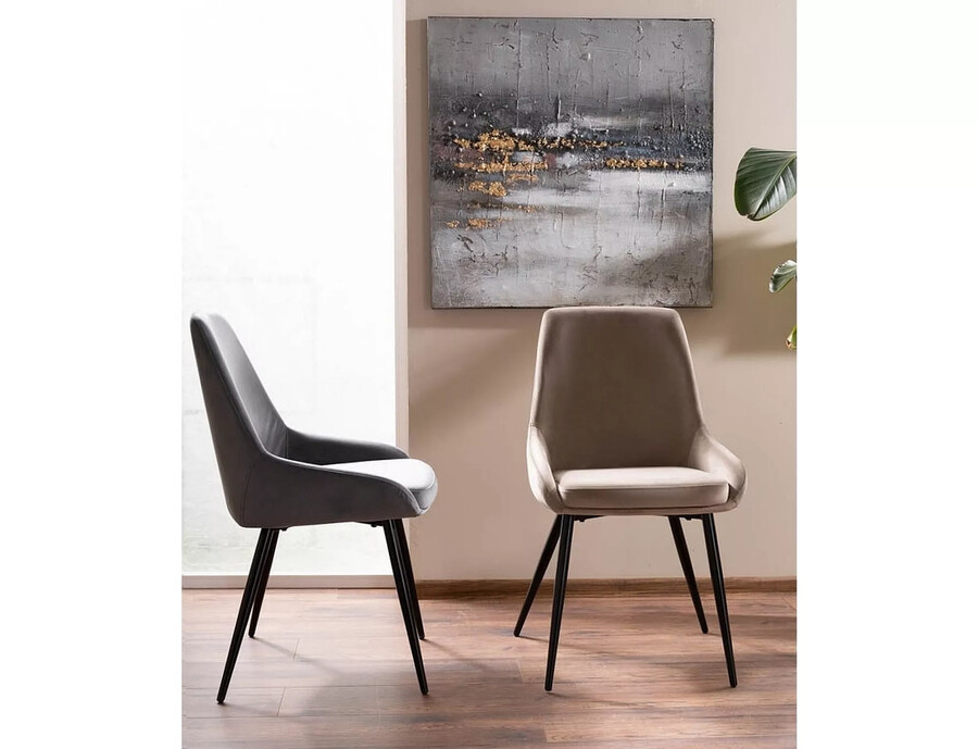 Стол – тъмно бежов