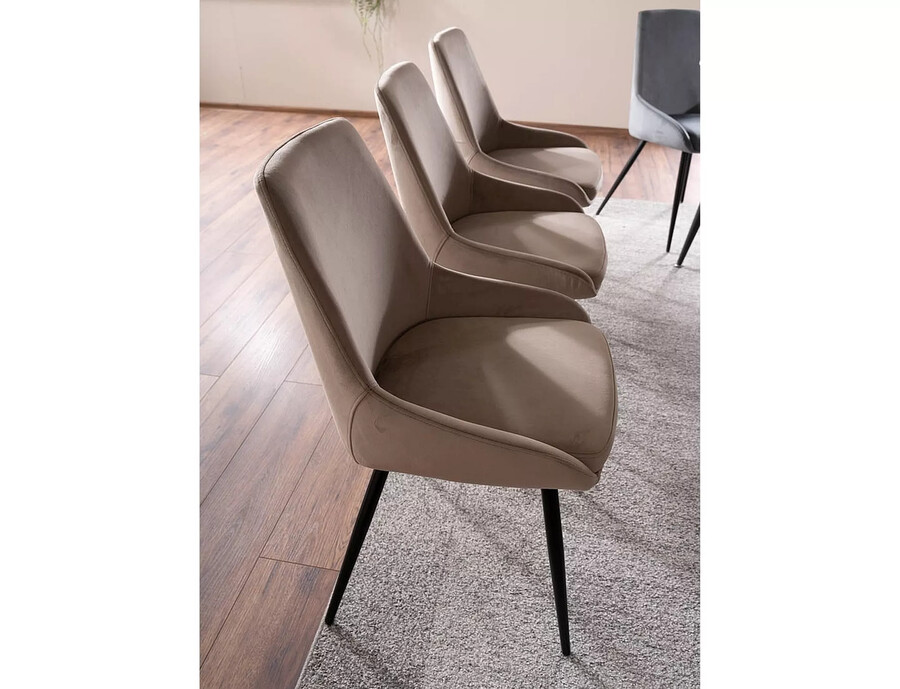 Стол – тъмно бежов