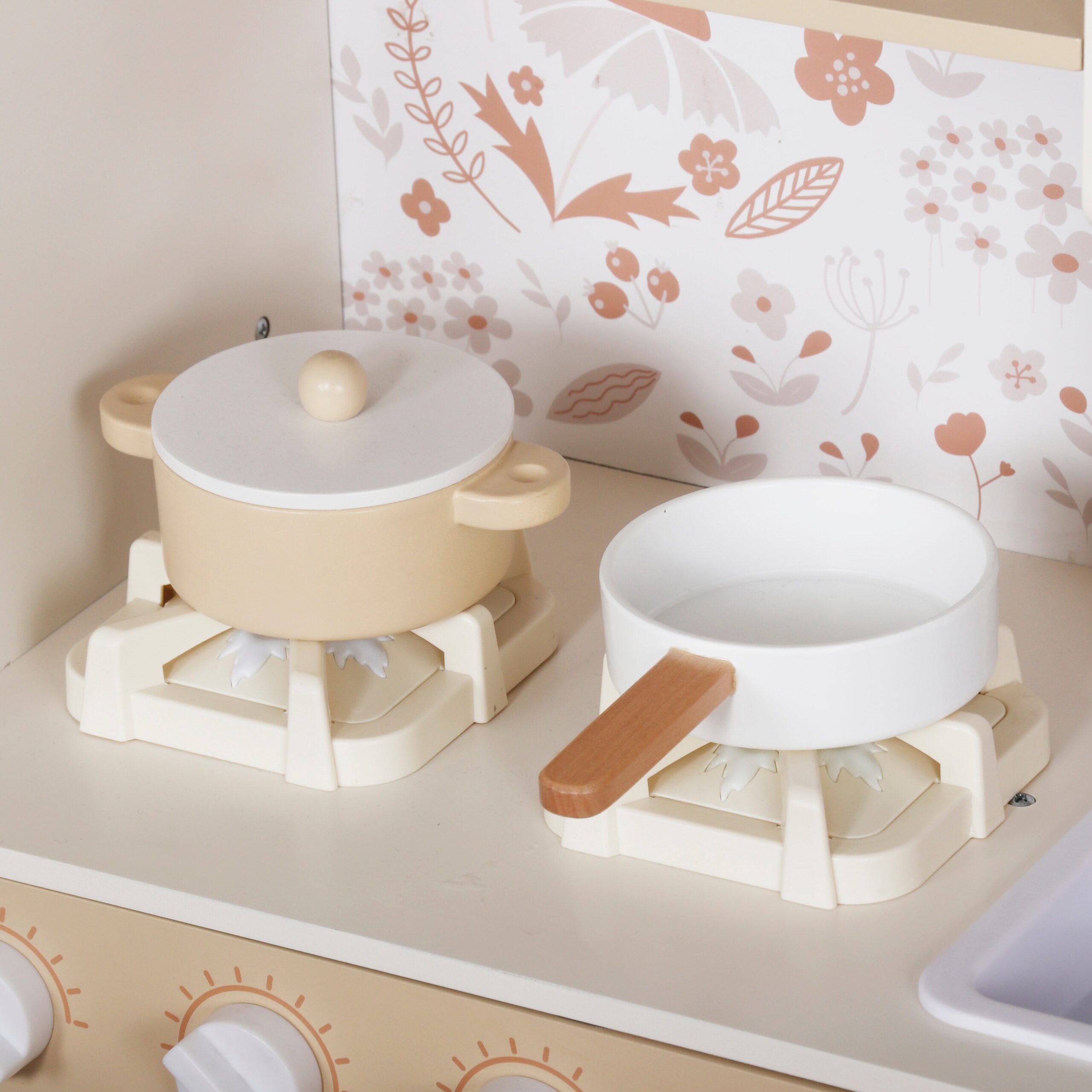 Детска Дървена Кухня GINGER HOME – Винтидж Модел с Електронни Котлони